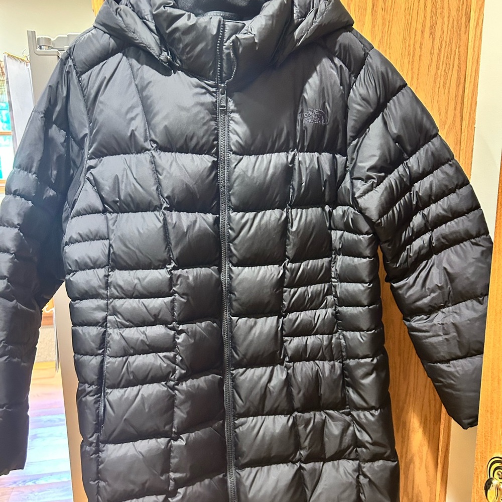 NorthFace black puffer coat, longer length, XXL